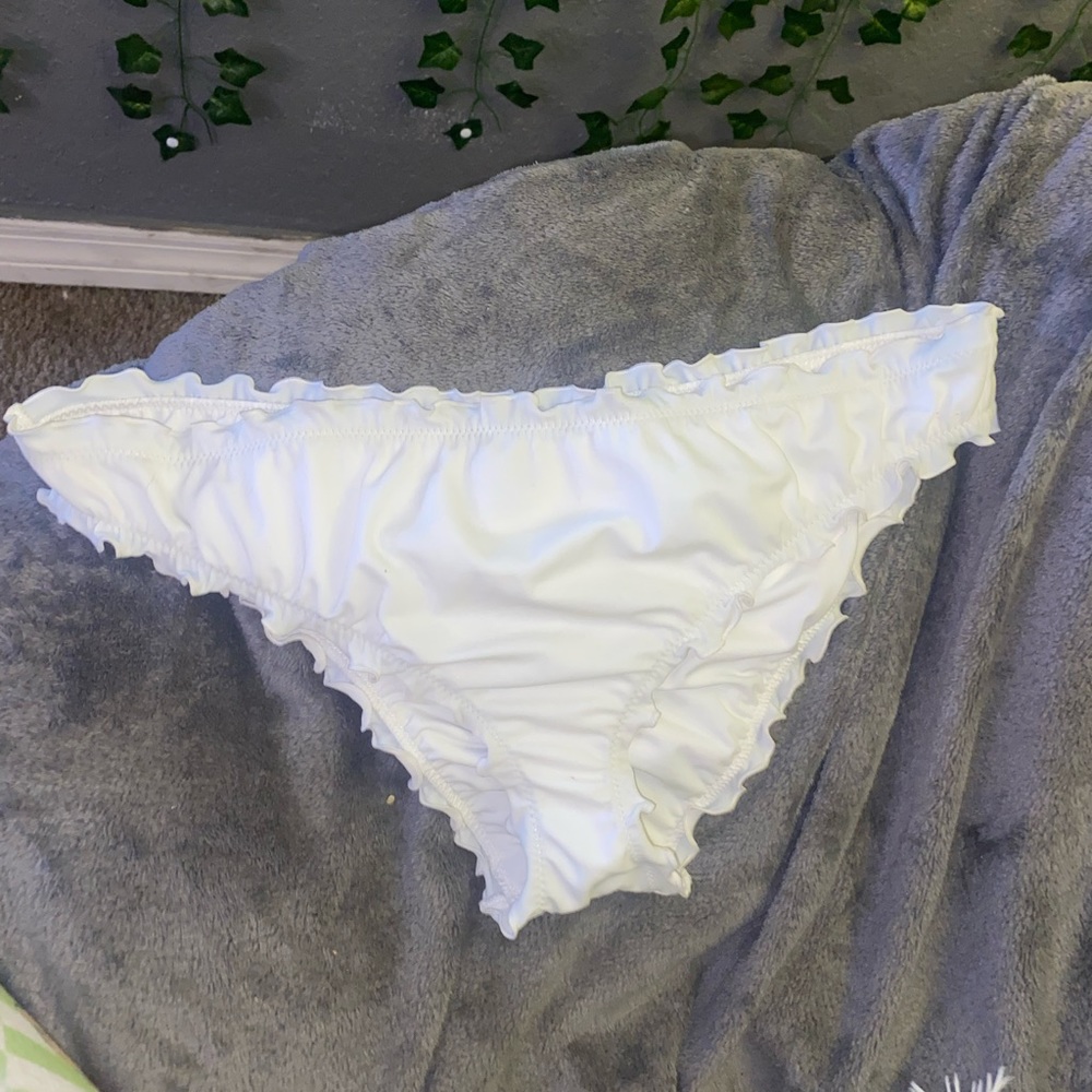 White ruffle bikini bottoms